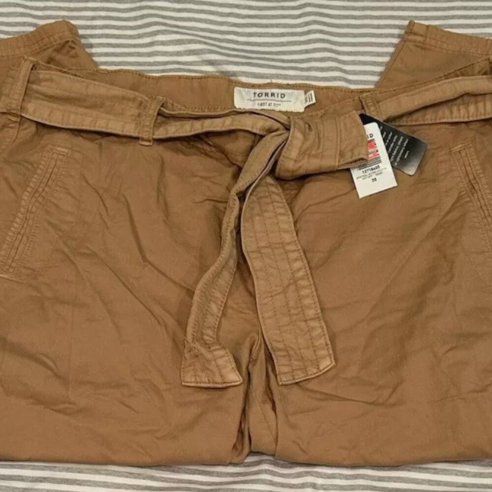 NWT Torrid Brown Twill Belted Utility Cropped Pants Womens Plus 20 First At Fit